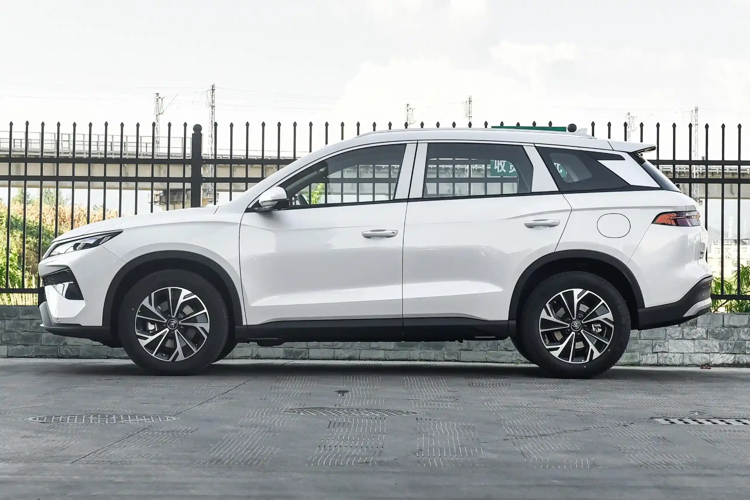 بي-واي-دي-سونج-برو-المربع-نت-4