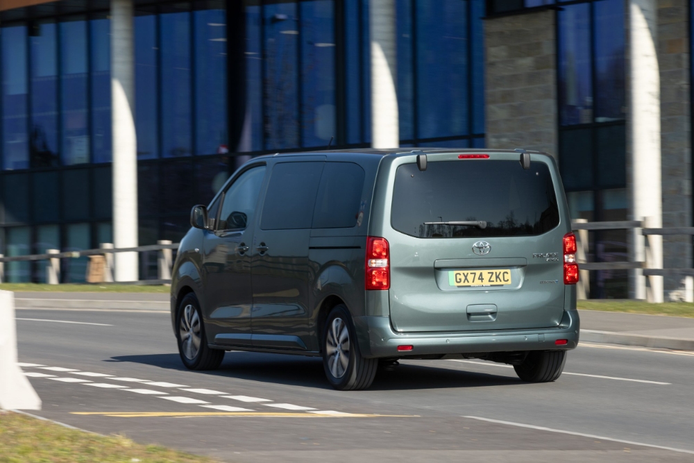 تويوتا برو ايس فيرسو 2025 10