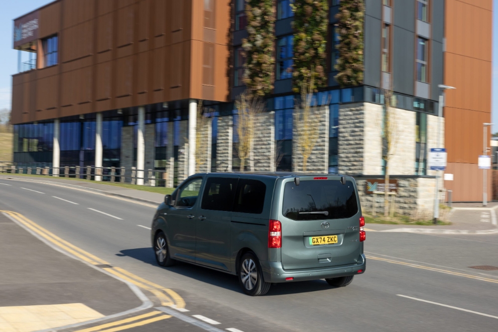 تويوتا برو ايس فيرسو 2025 13