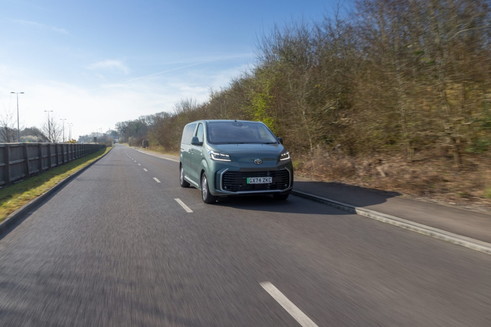 تويوتا برو ايس فيرسو 2025 14