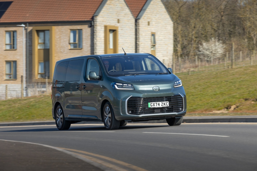 تويوتا برو ايس فيرسو 2025 18