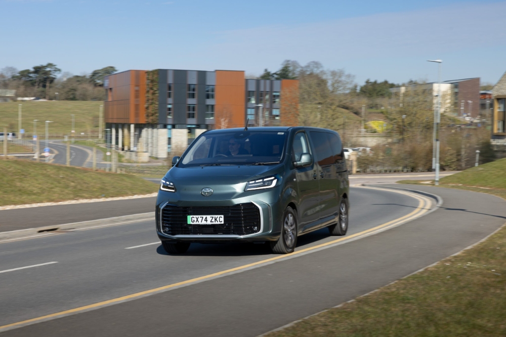 تويوتا برو ايس فيرسو 2025 19