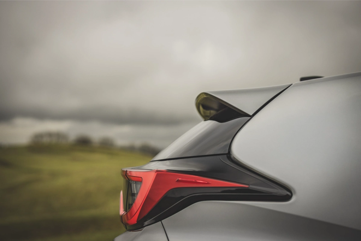 تويوتا-يارس-gr-المربع-نت-18