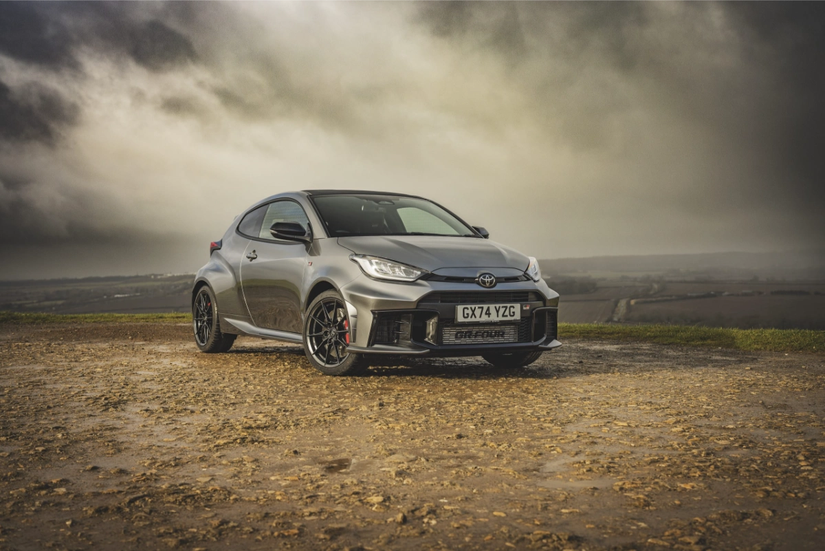 تويوتا-يارس-gr-المربع-نت-2