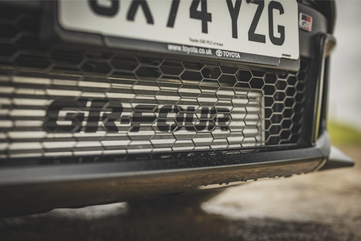 تويوتا-يارس-gr-المربع-نت-30