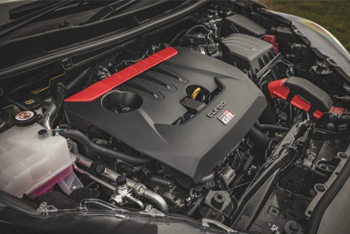 تويوتا-يارس-gr-المربع-نت-31