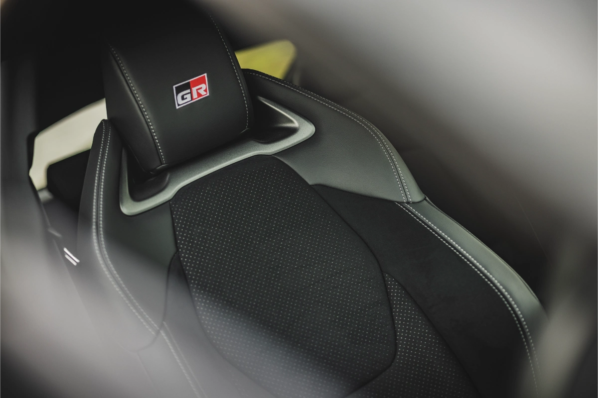 تويوتا-يارس-gr-المربع-نت-33