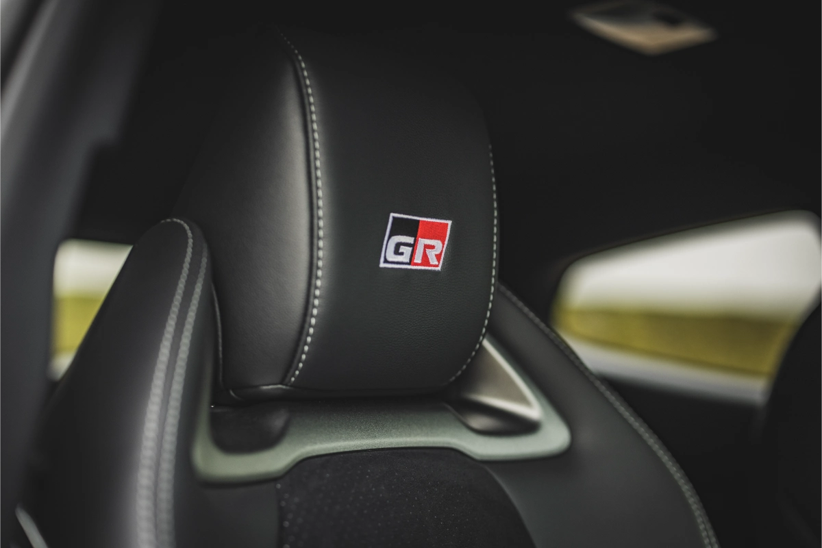 تويوتا-يارس-gr-المربع-نت-34