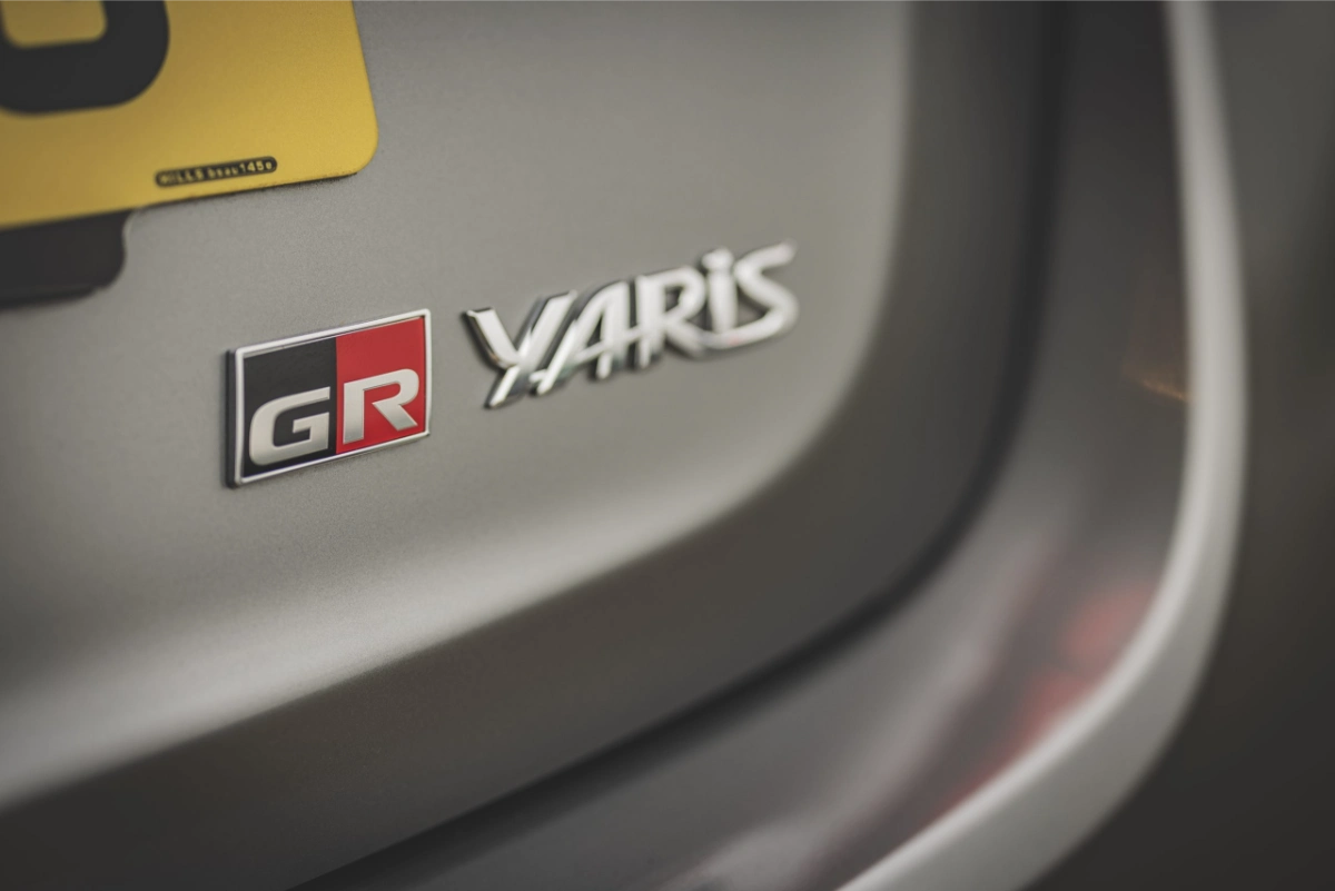 تويوتا-يارس-gr-المربع-نت-37