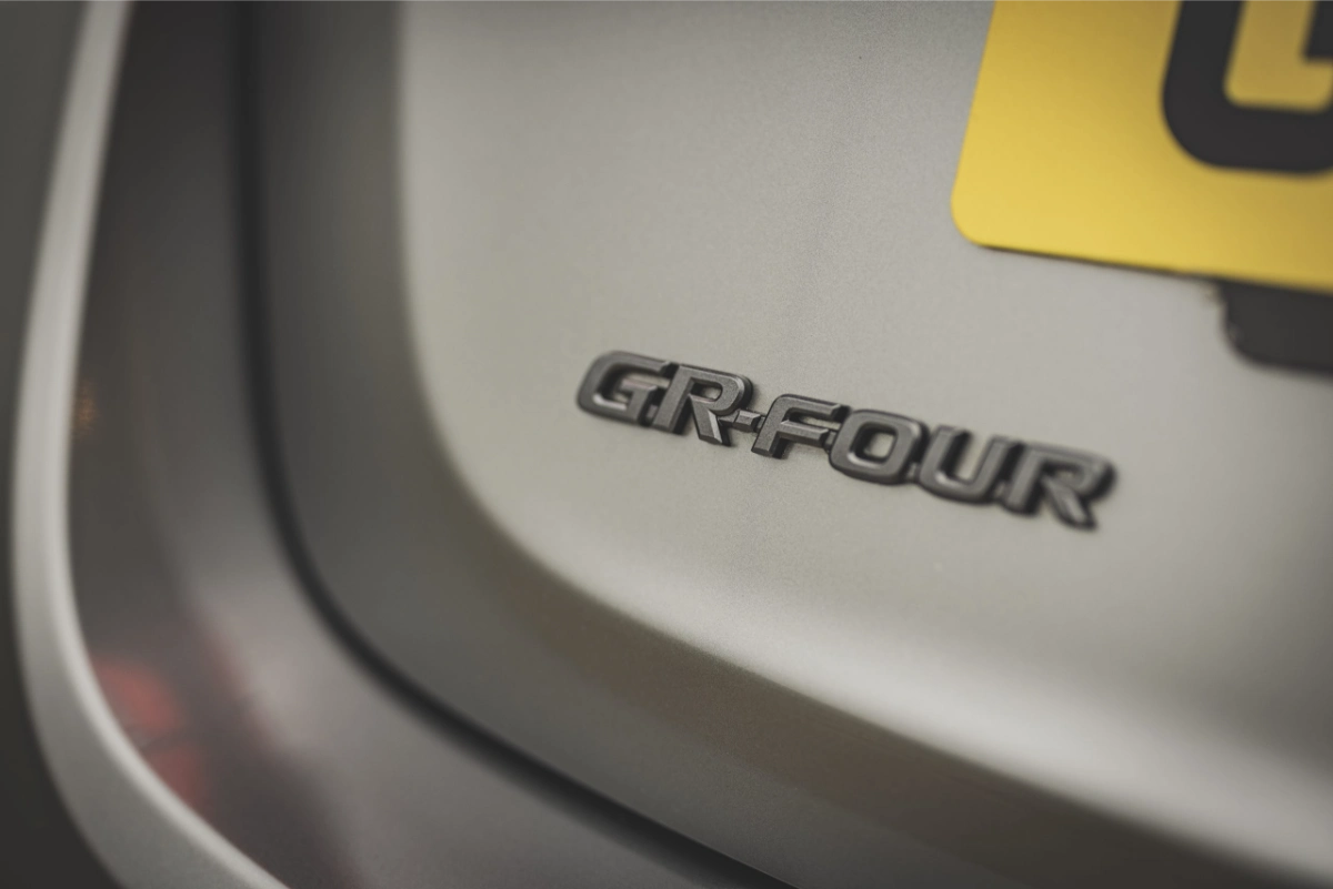 تويوتا-يارس-gr-المربع-نت-38