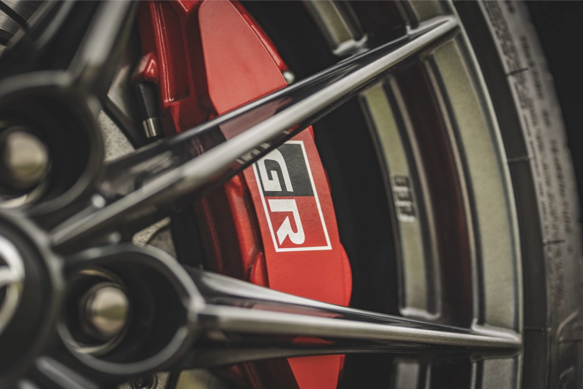 تويوتا-يارس-gr-المربع-نت-40