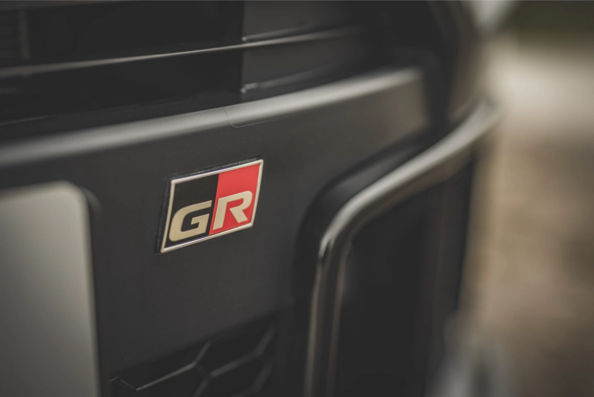 تويوتا-يارس-gr-المربع-نت-41