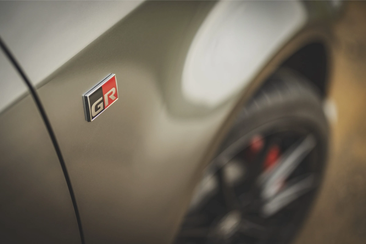 تويوتا-يارس-gr-المربع-نت-44