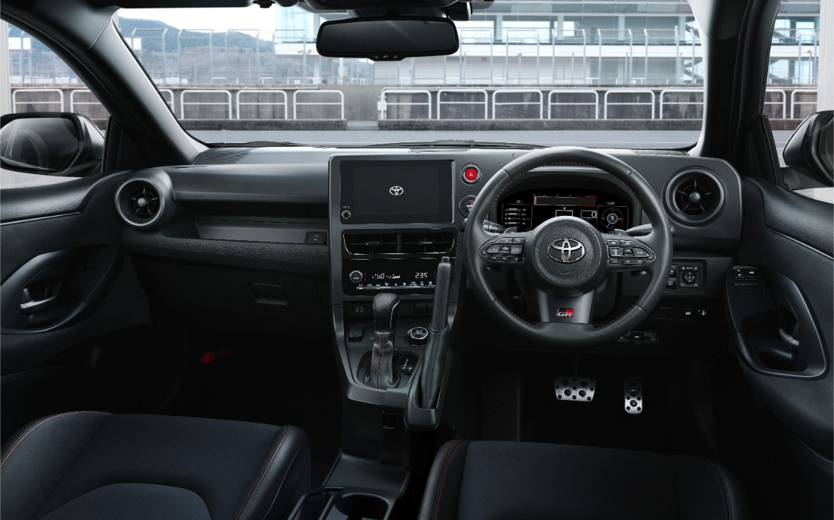 تويوتا-يارس-gr-المربع-نت-5