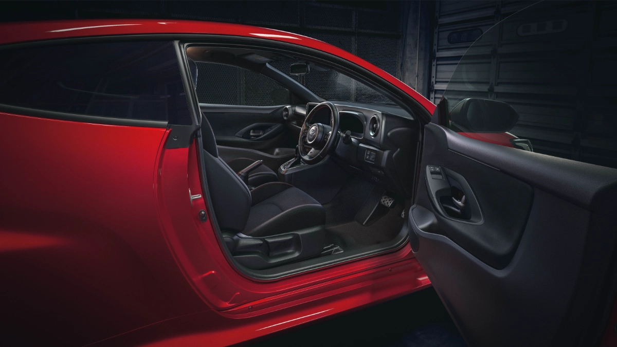 تويوتا-يارس-gr-المربع-نت-7