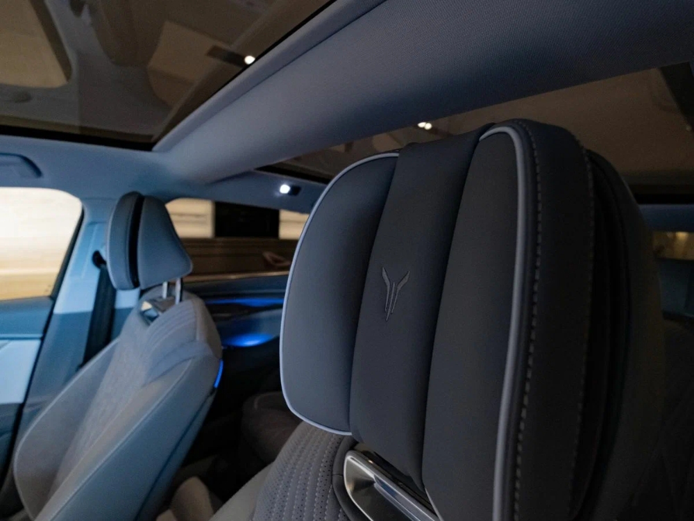 فويا باشن 2025 الجديدة: سيدان كهربائية صينية فاخرة.. هل تنافس الكبار بتقنياتها؟ 12