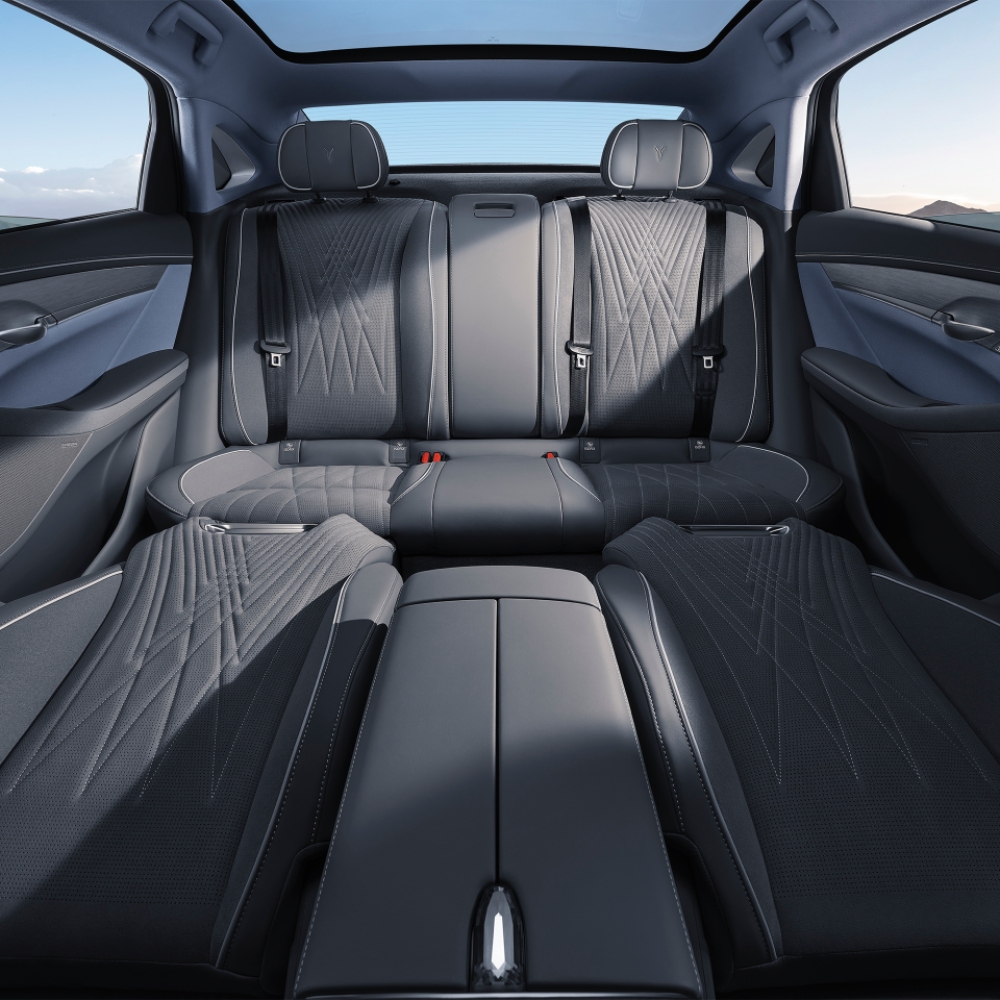 فويا باشن 2025 الجديدة: سيدان كهربائية صينية فاخرة.. هل تنافس الكبار بتقنياتها؟ 6