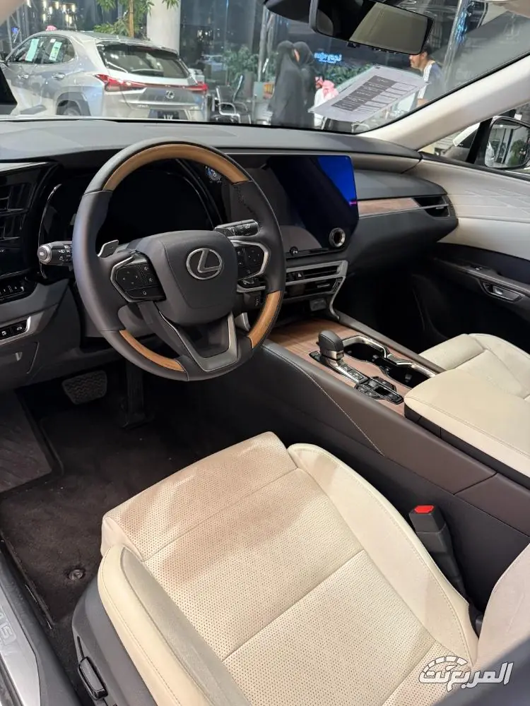 لكزس RX 2025 4
