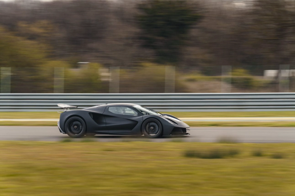 لوتس-ايفايا-المربع-نت-22