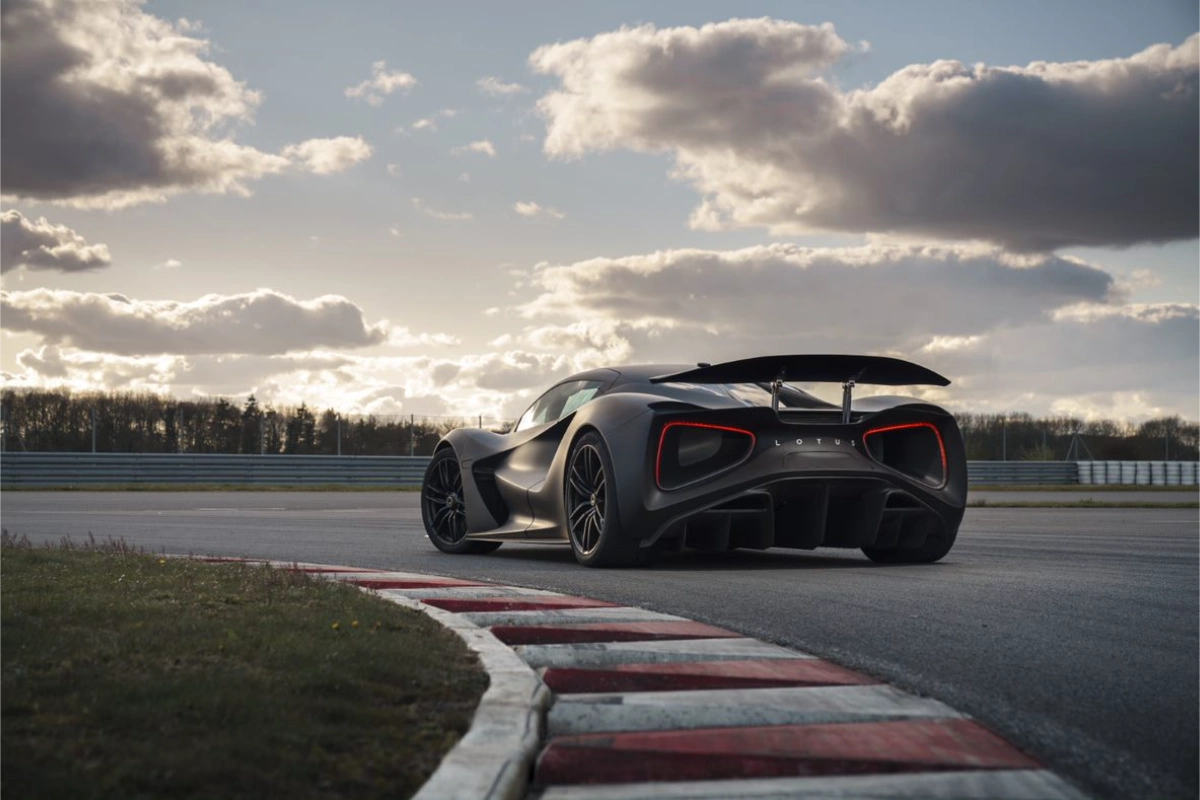 لوتس-ايفايا-المربع-نت-23