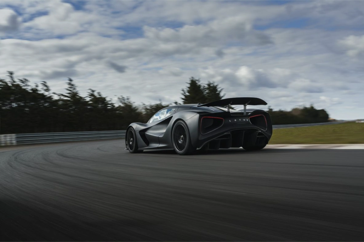 لوتس-ايفايا-المربع-نت-25