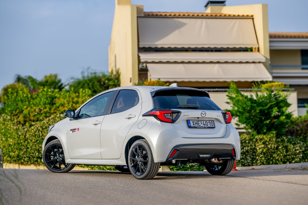 مازدا-2-هايبرد-المربع-نت-12