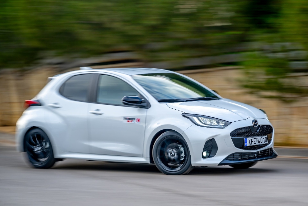 مازدا-2-هايبرد-المربع-نت-14