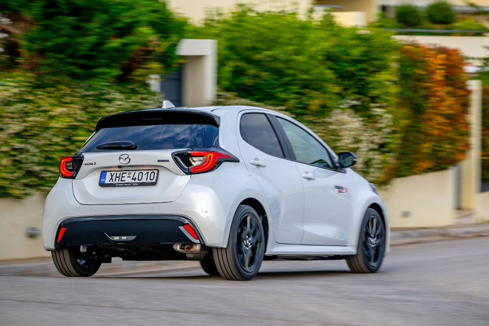 مازدا-2-هايبرد-المربع-نت-16