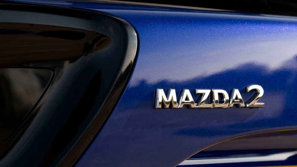 مازدا-2-هايبرد-المربع-نت-23