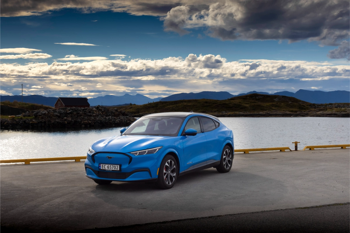 موستانج-ماك-e-المربع-نت-17