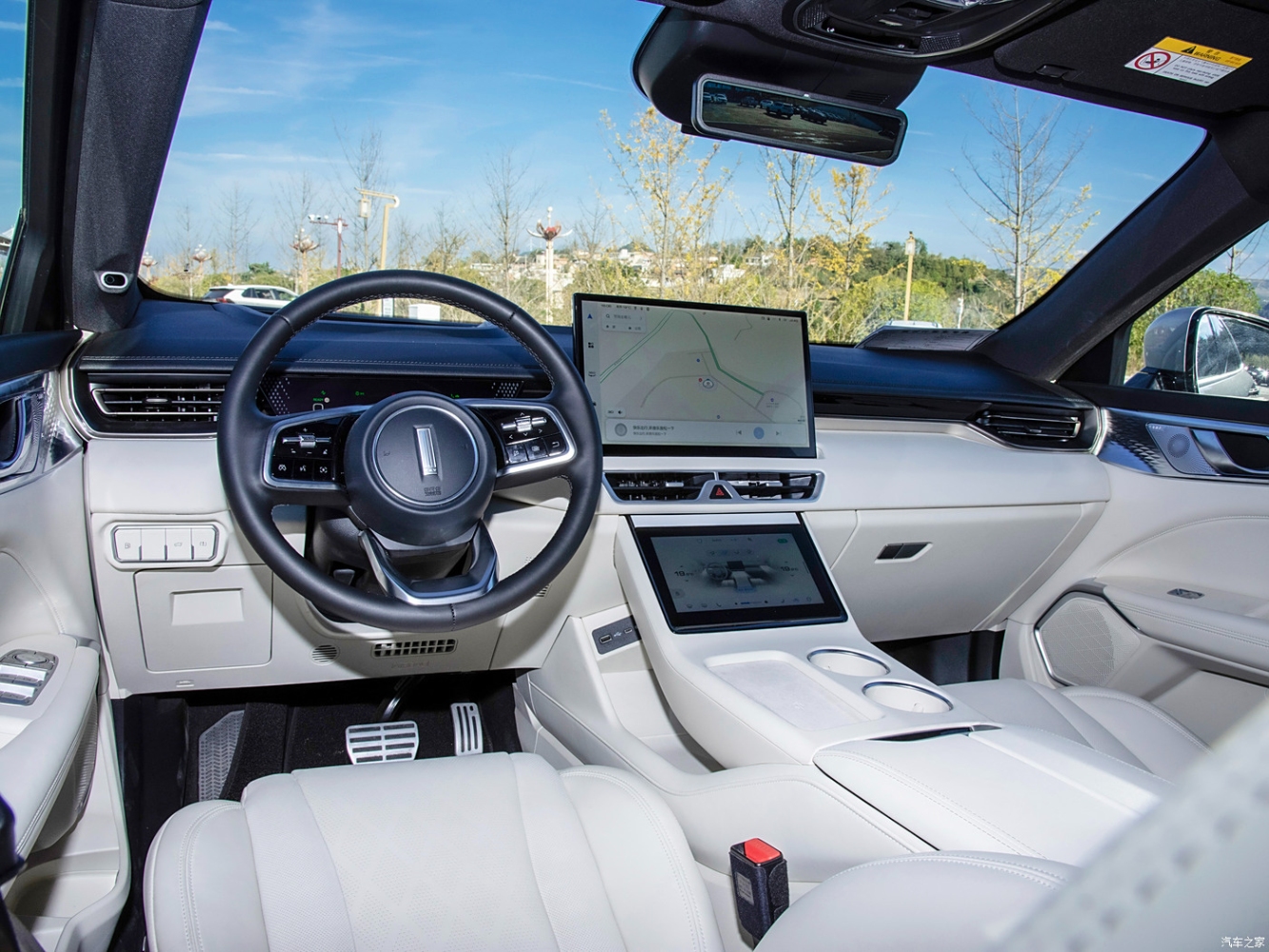 واي WEY 03 2025 الجديدة.. SUV هجينة بمدى كهربائي 130 كم وقوة 383 حصان واي WEY 03 2025 10