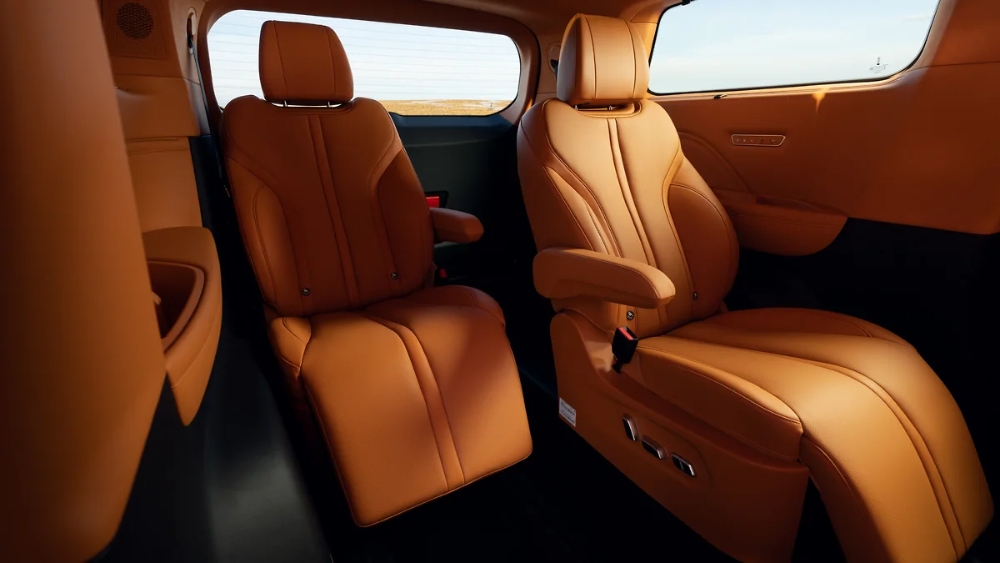 واي WEY 80 2025.. ميني فان هجينة بقوة 487 حصان ومدى كهربائي 183 كم واي WEY 80 2025 11