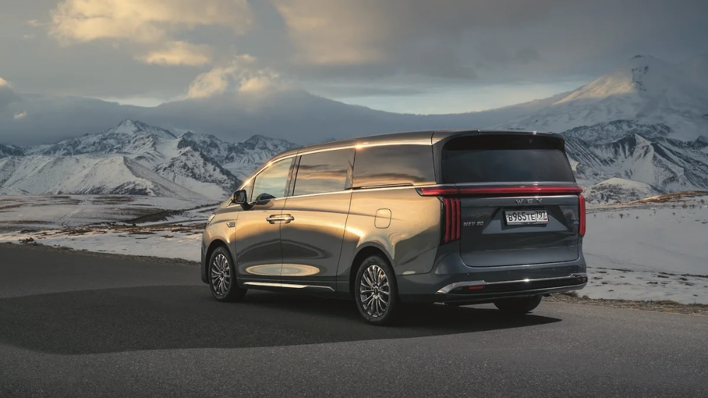 واي WEY 80 2025.. ميني فان هجينة بقوة 487 حصان ومدى كهربائي 183 كم واي WEY 80 2025 2