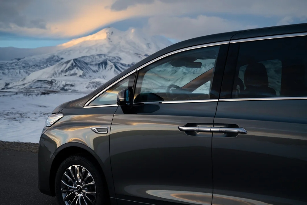 واي WEY 80 2025.. ميني فان هجينة بقوة 487 حصان ومدى كهربائي 183 كم واي WEY 80 2025 24