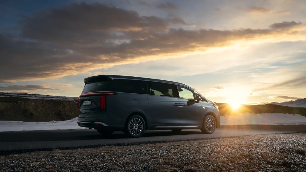 واي WEY 80 2025.. ميني فان هجينة بقوة 487 حصان ومدى كهربائي 183 كم واي WEY 80 2025 3