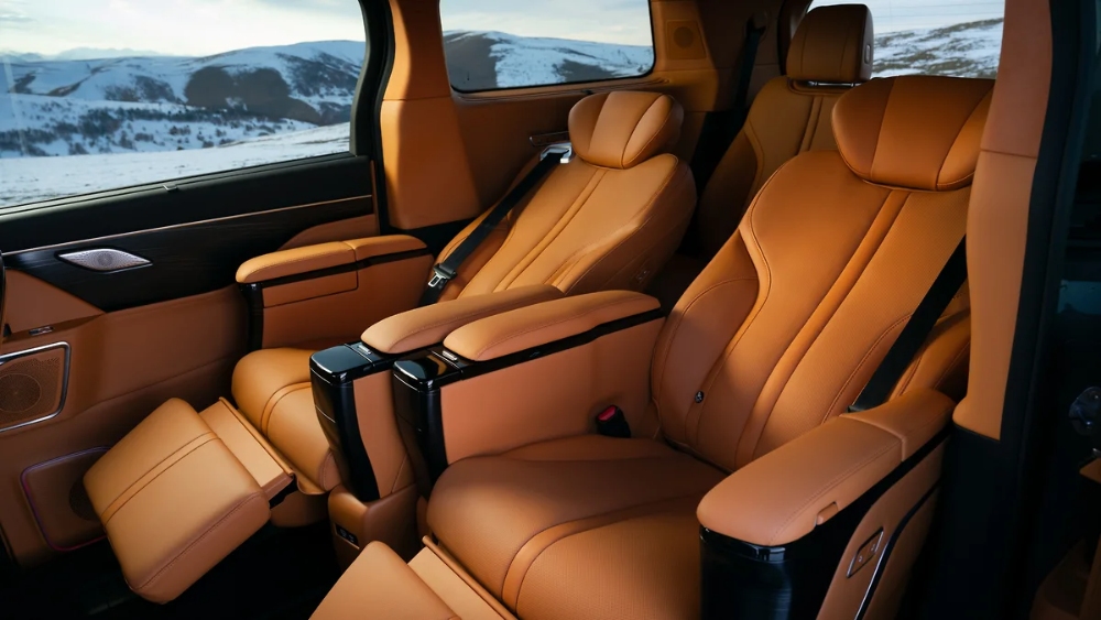 واي WEY 80 2025.. ميني فان هجينة بقوة 487 حصان ومدى كهربائي 183 كم واي WEY 80 2025 44