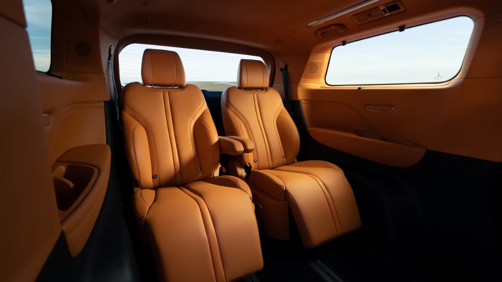 واي WEY 80 2025.. ميني فان هجينة بقوة 487 حصان ومدى كهربائي 183 كم واي WEY 80 2025 49