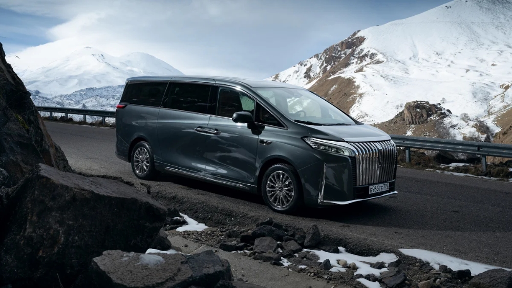 واي WEY 80 2025.. ميني فان هجينة بقوة 487 حصان ومدى كهربائي 183 كم واي WEY 80 2025 6