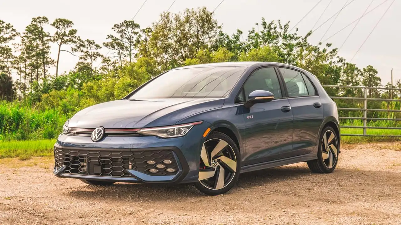 "تقارير المربع" لماذا انهارت مبيعات السيارات الرياضية في 2025؟ 7