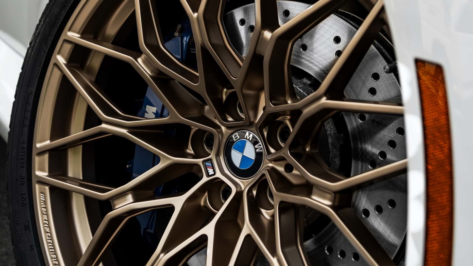 بي ام دبليو M2 تحصل على إصدار كلاسيكي حصري جداً مستوحى من السبعينات بي ام دبليو M2 تحصل على إصدار كلاسيكي حصري جداً مستوحى من السبعينات 3