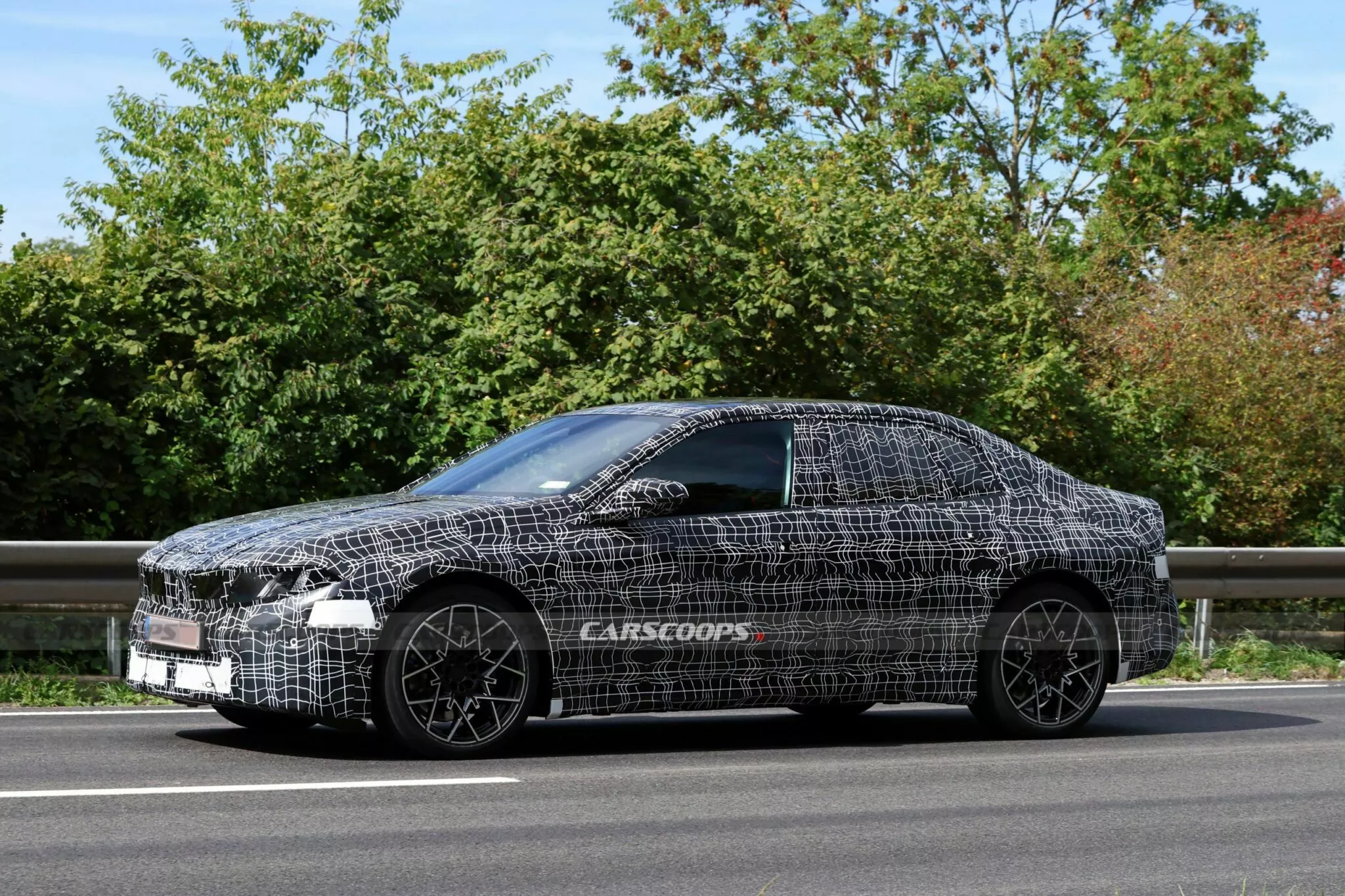 كل ما نعرفه عن بي ام دبليو الفئة الثالثة 2026 الجيل الجديد كلياً 4