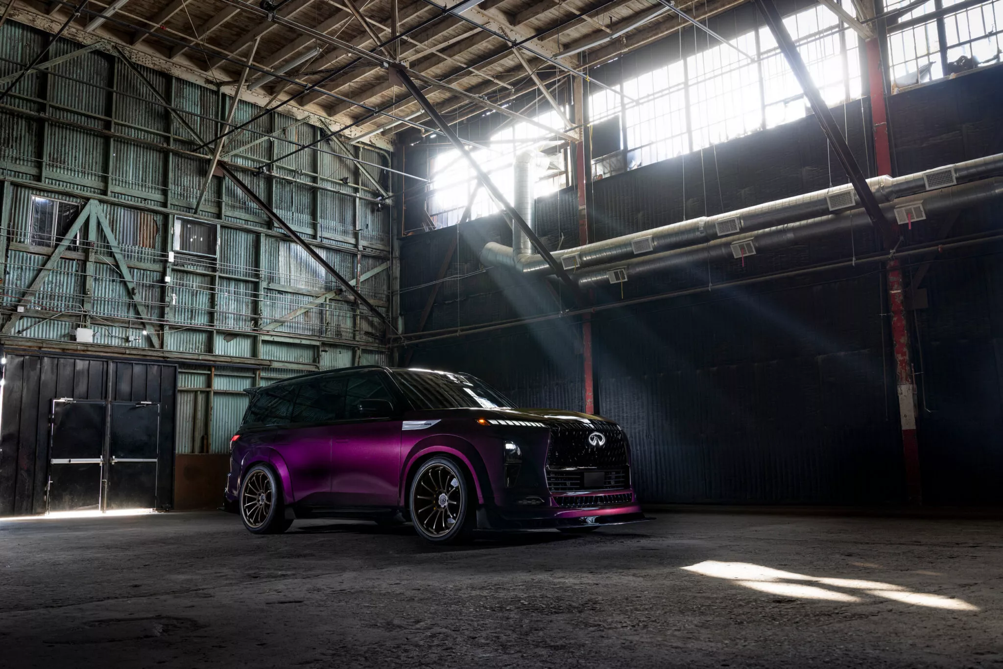 انفينيتي QX80 تحصل على نسخة اختبارية بديعة بمحرك جي تي آر بقوة 1000 حصان 4