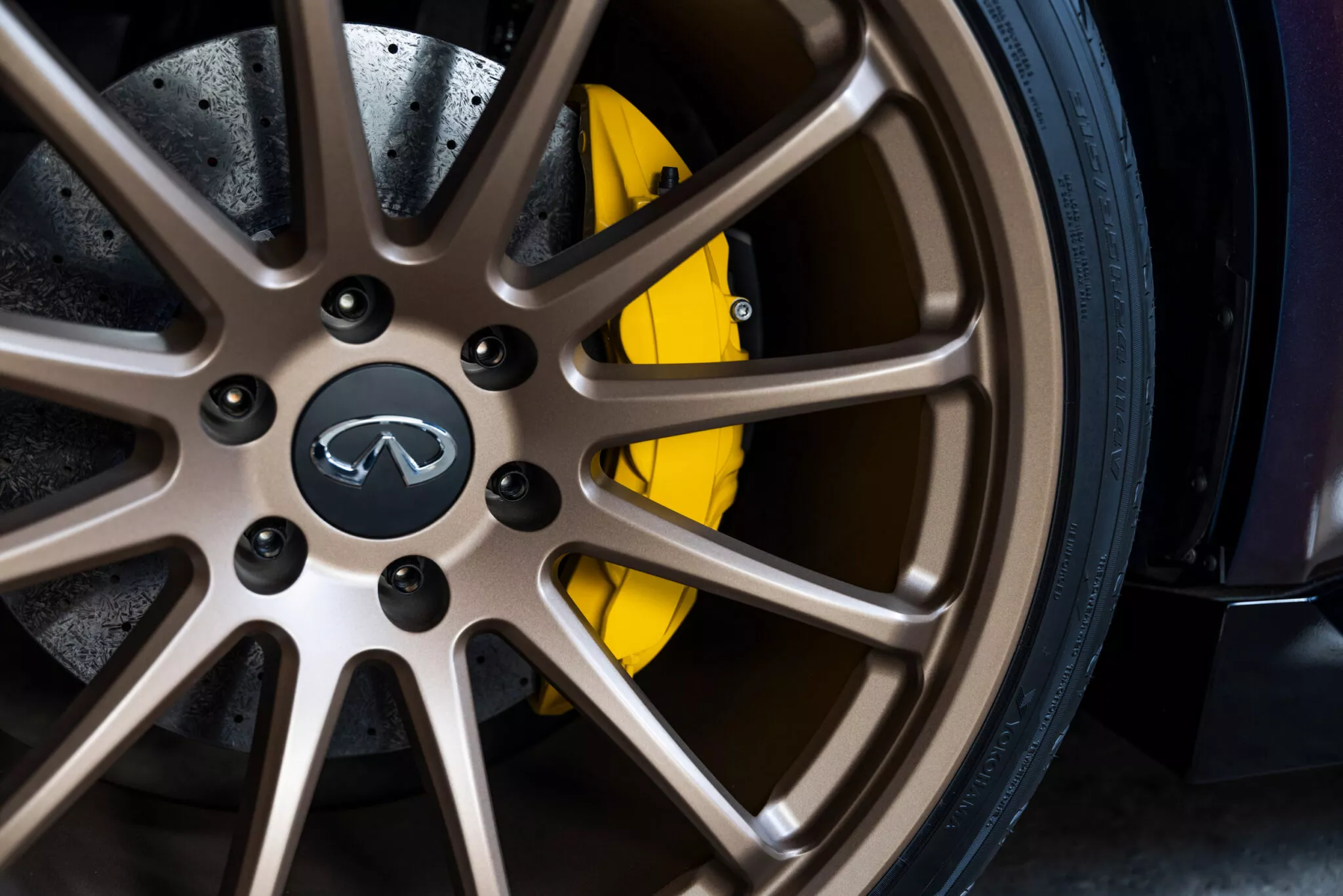 انفينيتي QX80 تحصل على نسخة اختبارية بديعة بمحرك جي تي آر بقوة 1000 حصان 7