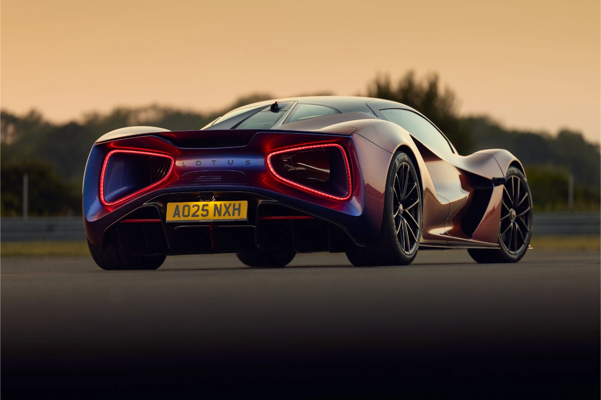 لوتس إيفيجا: مزايا التصميم والخفة في الهايبركار الفريدة 1