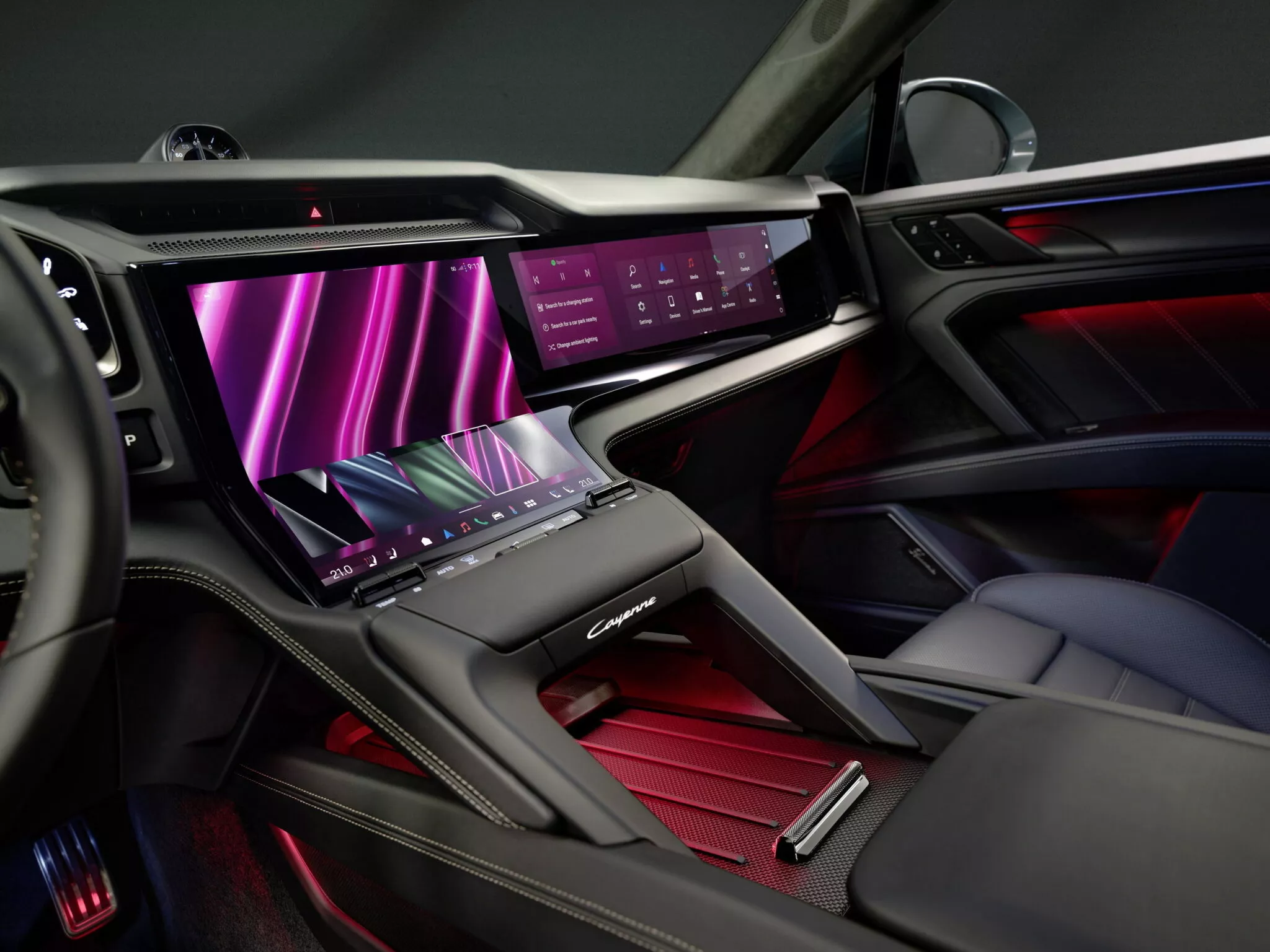 بورش تكشف مقصورة كايين الكهربائية بأربع شاشات ضخمة 4