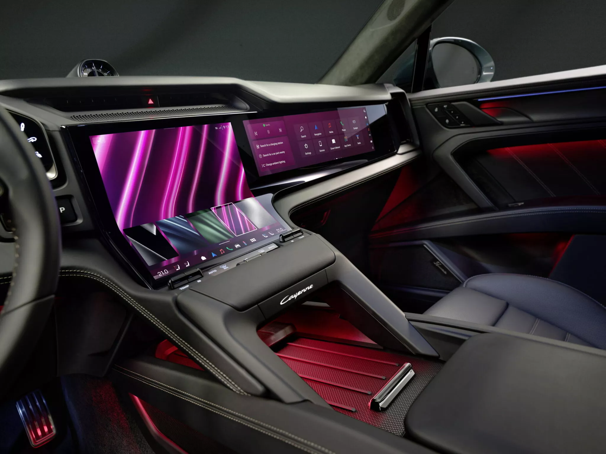 بورش تكشف مقصورة كايين الكهربائية بأربع شاشات ضخمة 5