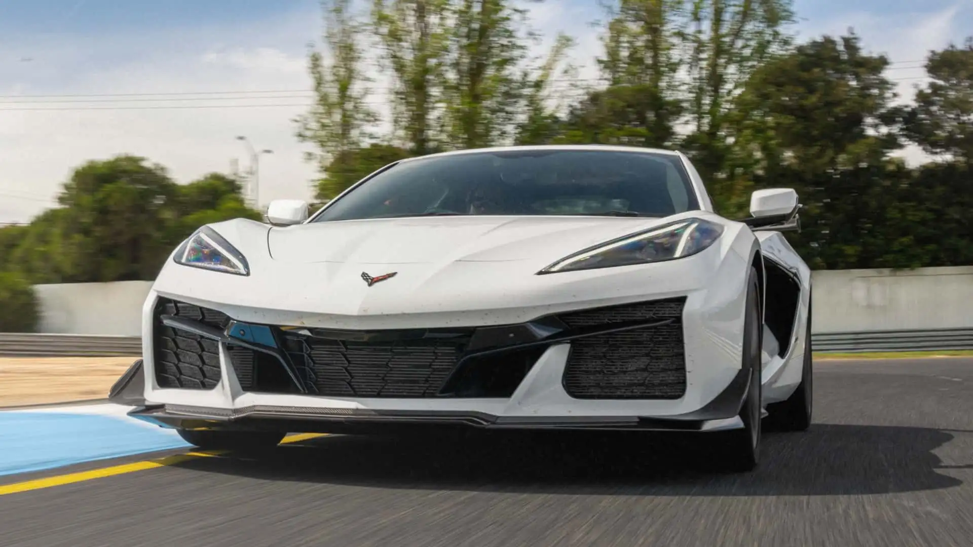 "تقارير المربع" لماذا انهارت مبيعات السيارات الرياضية في 2025؟ 1