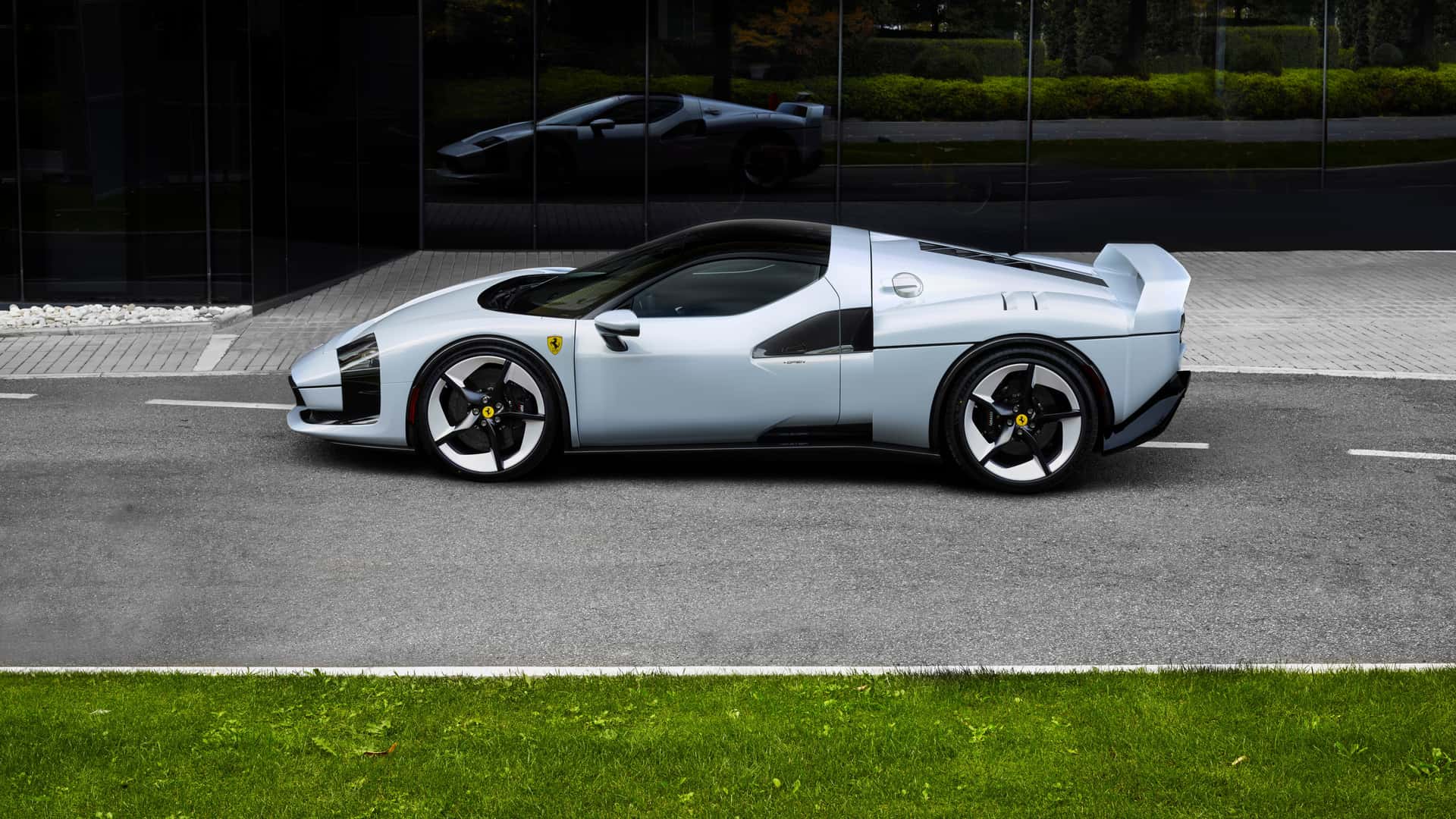 فيراري تعيد إحياء أسطورتها F40 في إصدار خاص حصري جداً 4