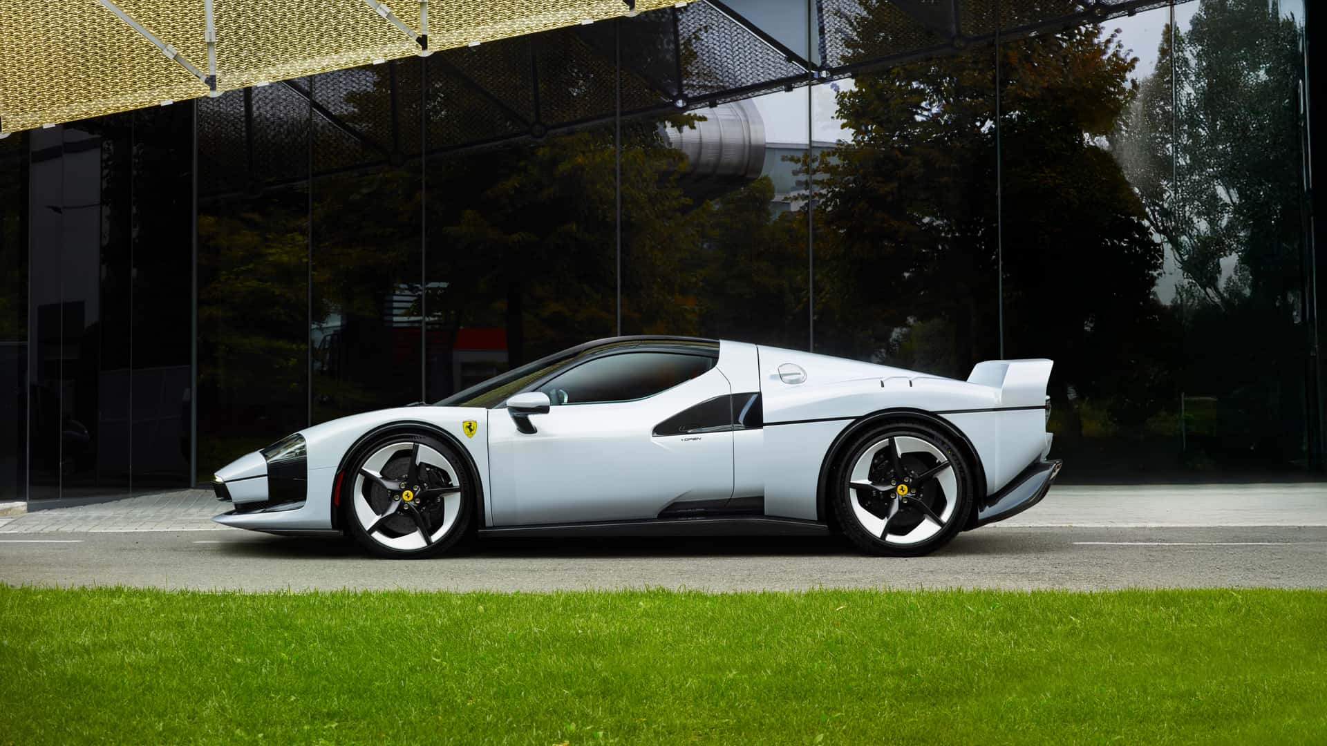 فيراري تعيد إحياء أسطورتها F40 في إصدار خاص حصري جداً 5