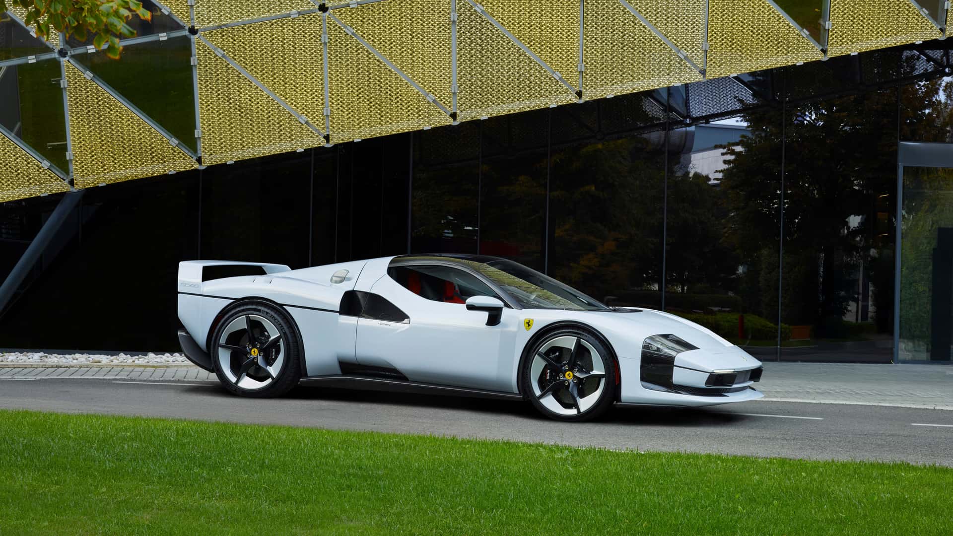 فيراري تعيد إحياء أسطورتها F40 في إصدار خاص حصري جداً 7